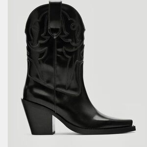 Massimo Dutti Leather Black Embroidered Heeled Boots, size 8.5 (39EU)